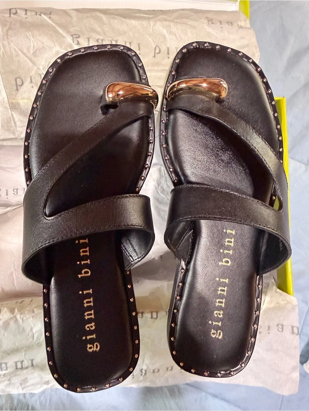 Gianni Bini Warner Leather Toe Loop Hardware Flat Sandals, NIB Size 6.5